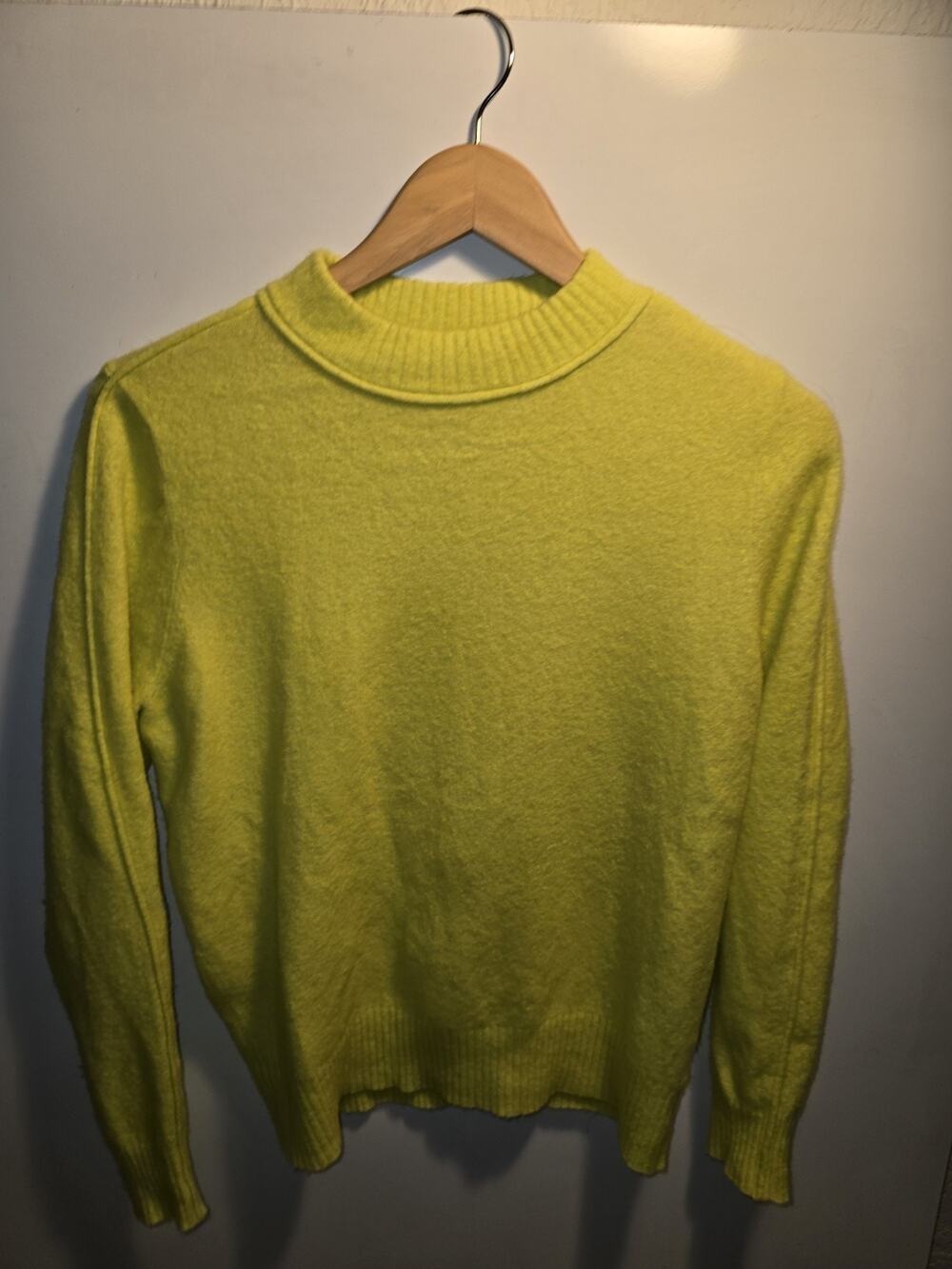 Athleta Merino Wool Blend Sweater Women's S Yellow Long Sleeve Crew Neck Fuzzy